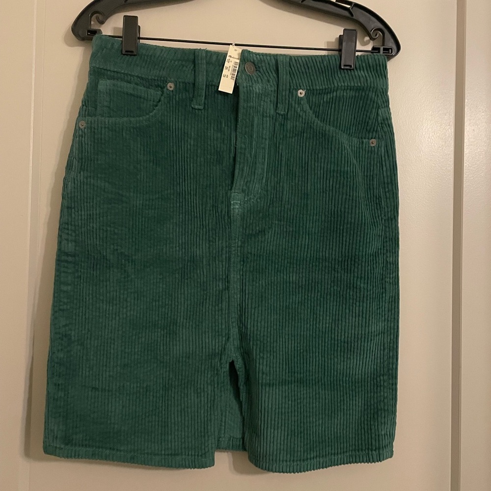 NWT Madewell green corduroy pegged skirt size 27